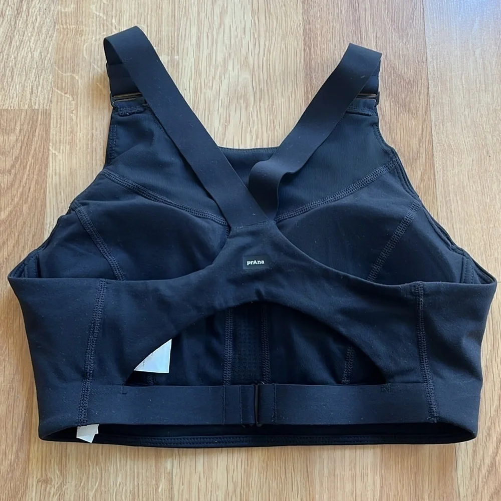 Brand bra black size small excercise yoga full coverage